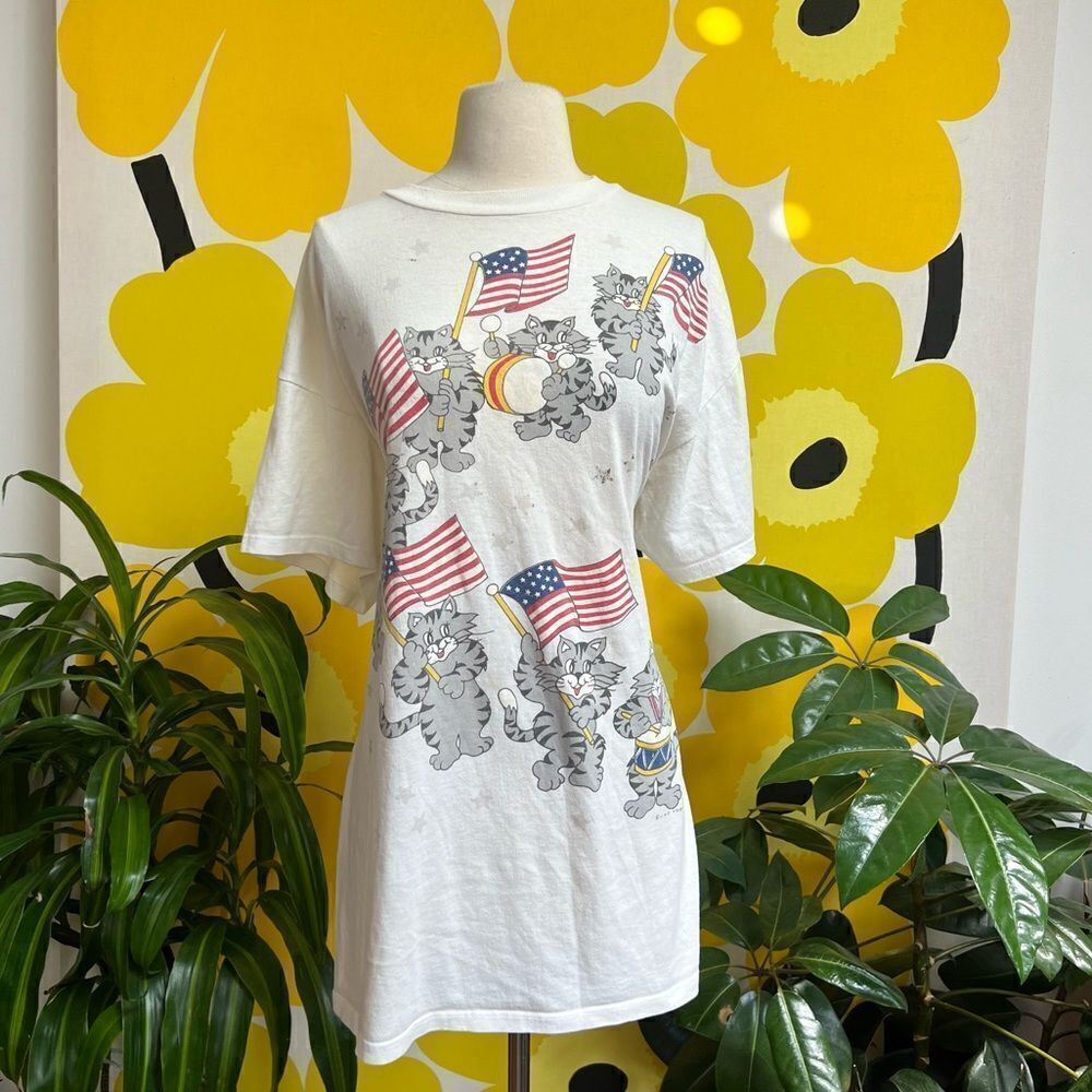 Vintage Retro 1990s Quirky Patriotic Cats Marching Band Oversized T-Shirt